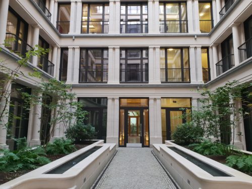 Innenhof nahe Adenauer Platz